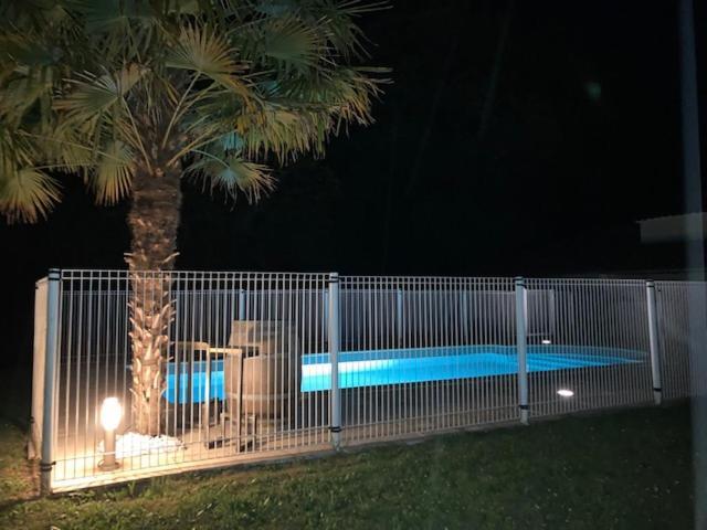 Gite Des Combes Blanches Avec Piscine Et Jacuzzi Frayssinet-le-Gélat Eksteriør bilde